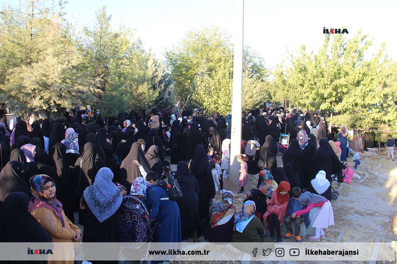 Martyrs of October 6-8 massacre commemorated at the site of their grave